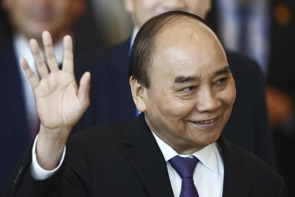 阮春福违反腐规定被警告