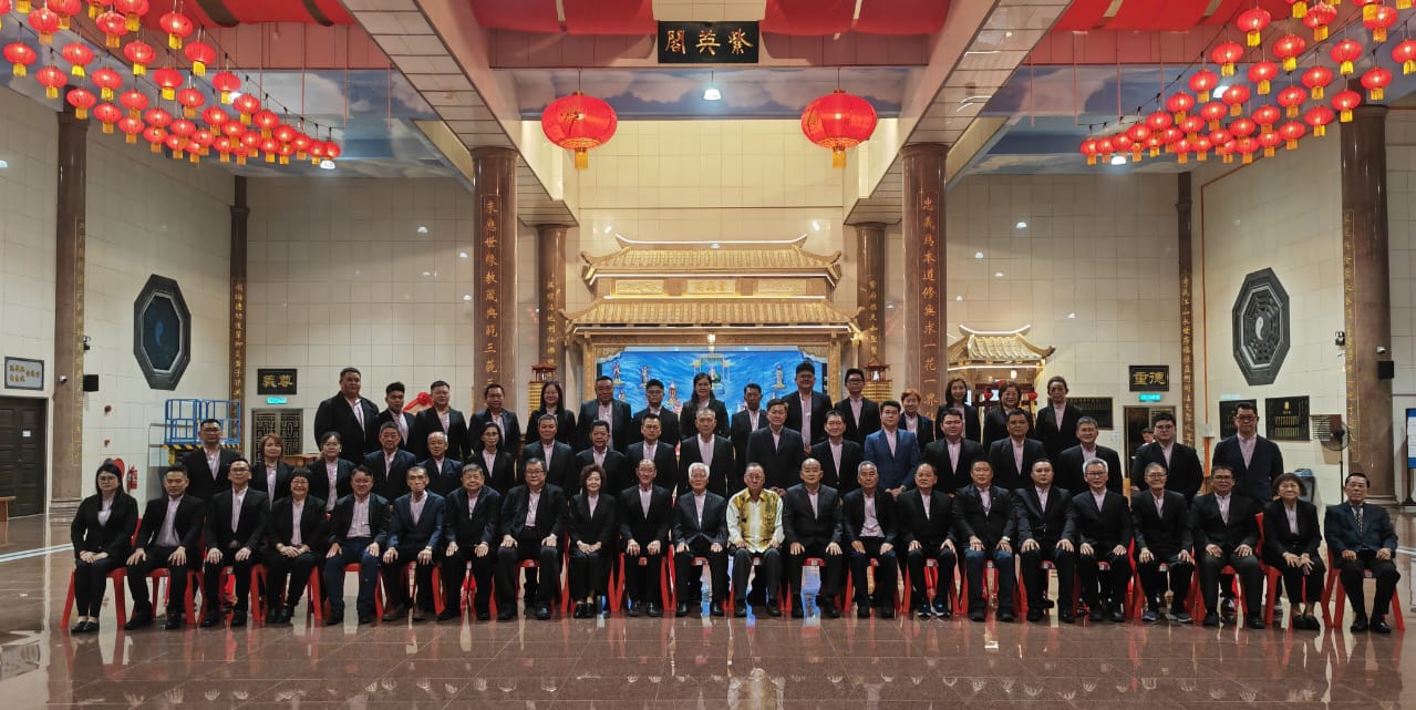 紫英阁领导层就职 施万里：不分派系
