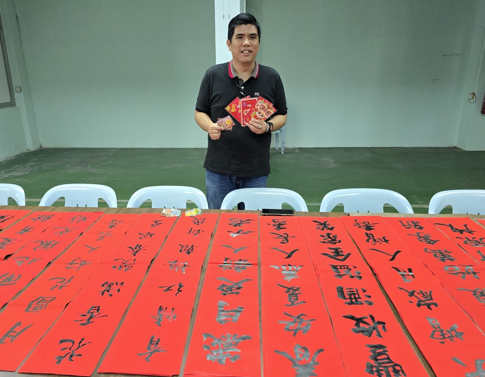 丹海南会馆青年团售春联