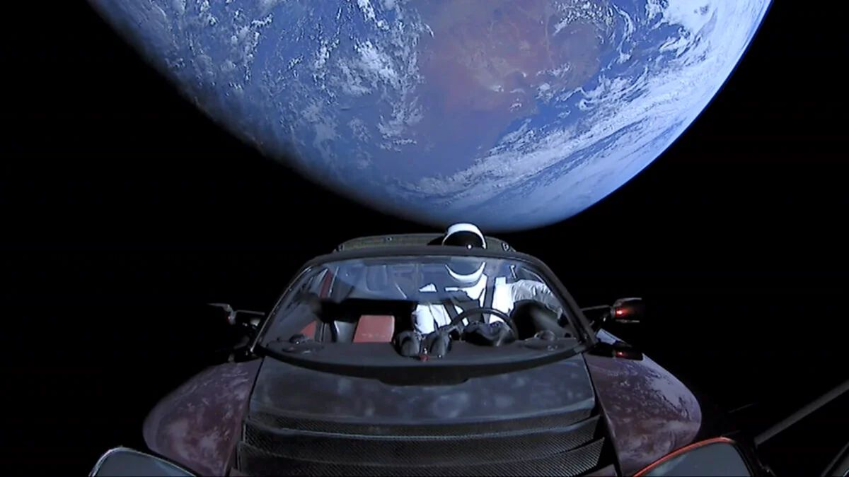 天文学家出糗!宣布发现小行星 竟是马斯克跑车