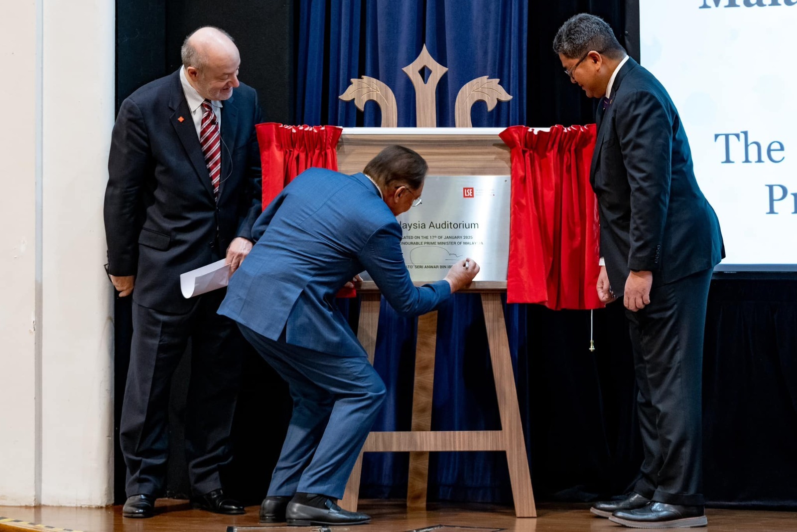 安华吁新生代 勇于拒绝贪污极端主义