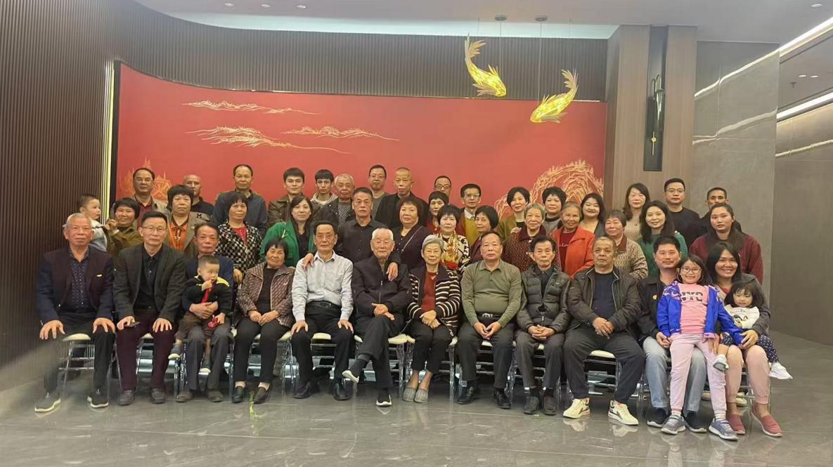 返乡探亲,潮州行/鲁肃伯
