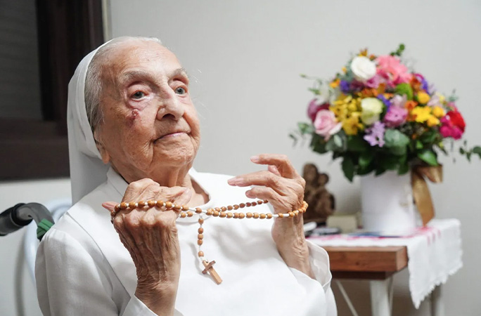 世上超级人瑞 巴西116岁修女分享长寿两大秘诀