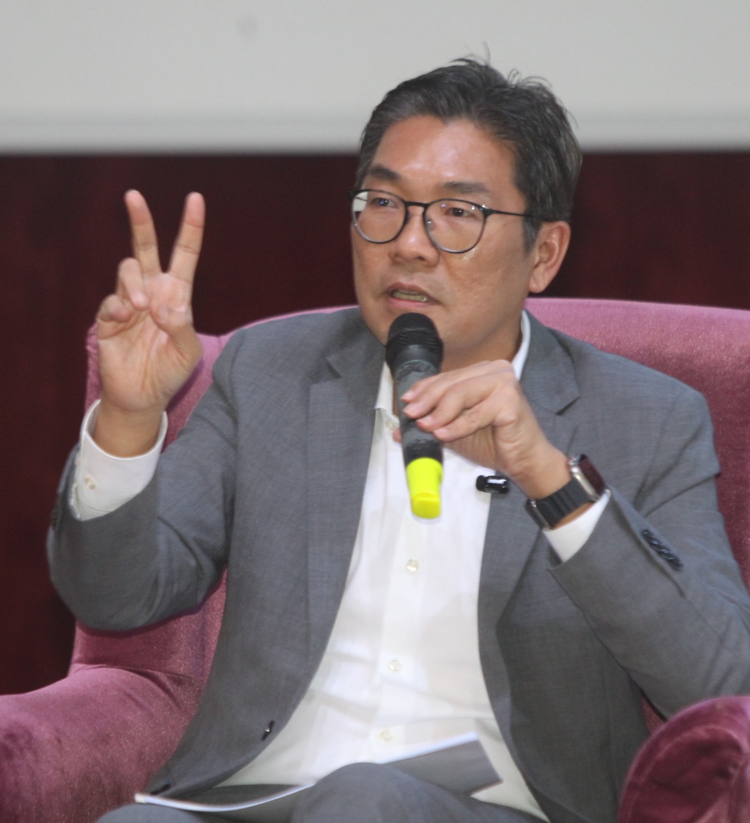 沈志勤:聆听保费涨价意见 公账会将召开听证会