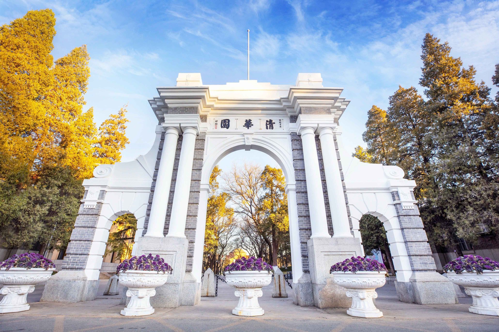 八成毕业生出国不归? 清华大学回应