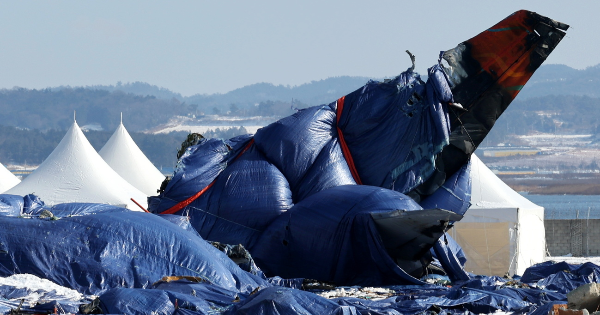 【济州航空坠机】失事客机数据转换完毕 撞墙前4分钟黑箱停录