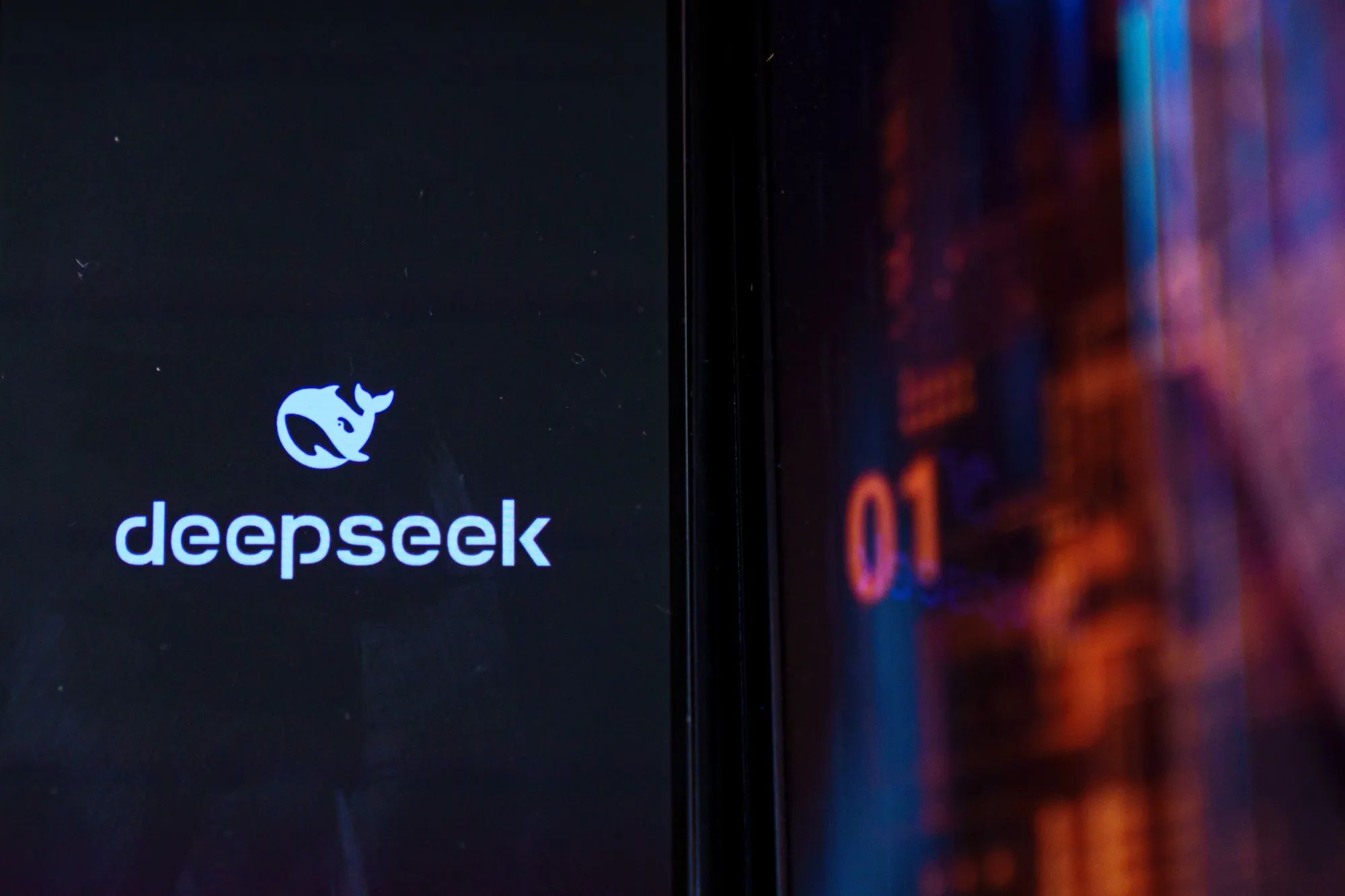 DeepSeek大颠覆 梁文锋改变AI游戏规则