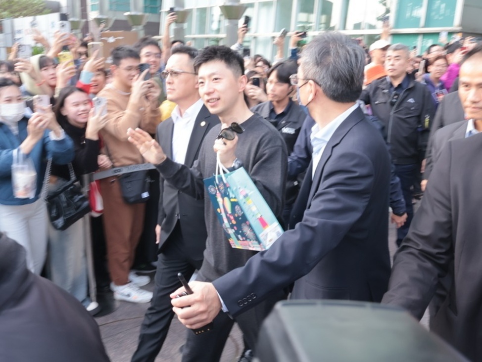 台大社科院学生会长 接待中师生团遭罢免