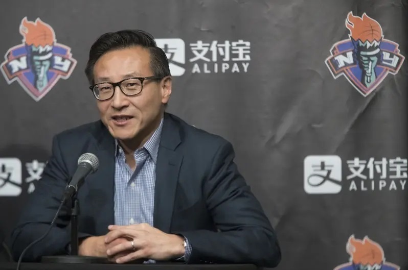 蔡崇信證實 中國版iPhone將用阿裏巴巴AI