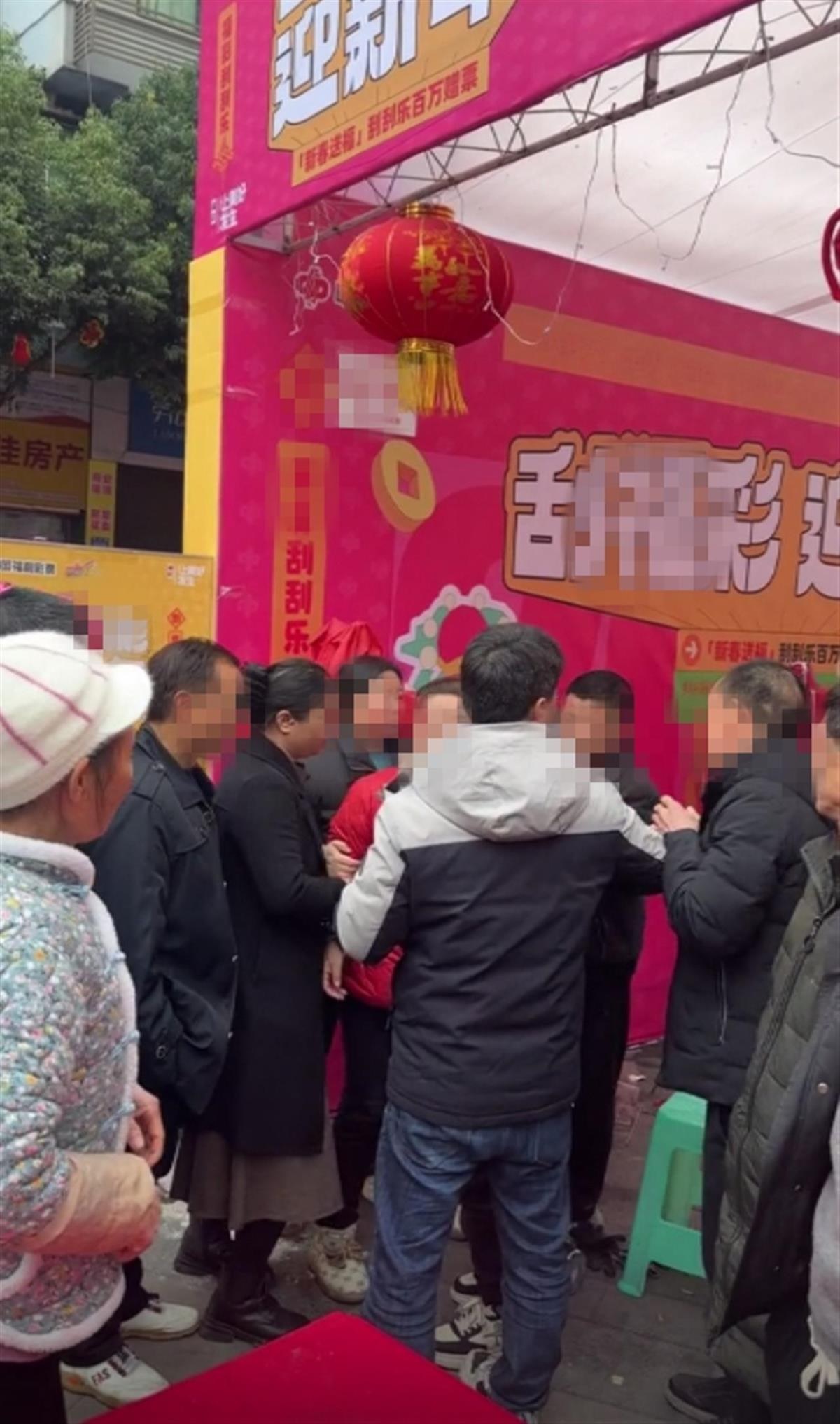刮彩票中头奖竟遭老板抢走 重庆警方揭真相