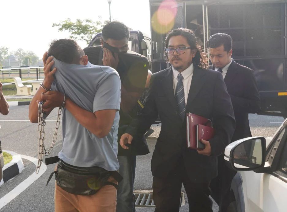 擁24萬粒違禁爆竹 4警民面控不認罪