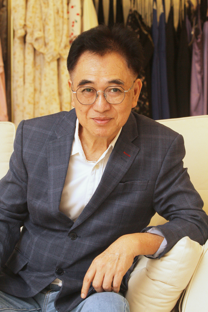 刘明