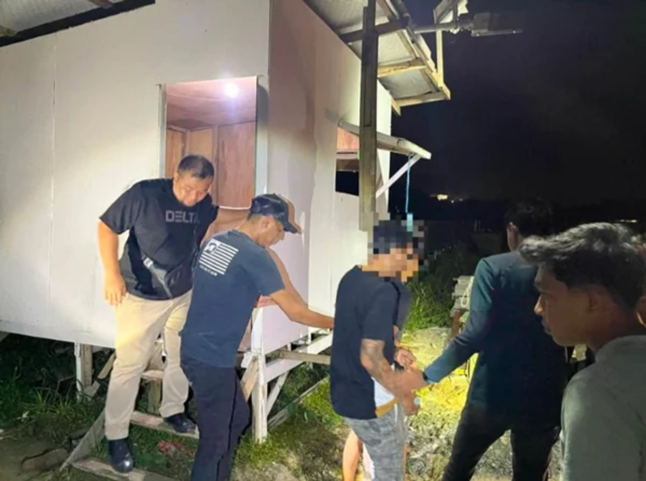 涉嫌破門行竊 警捕3男查獲氣槍