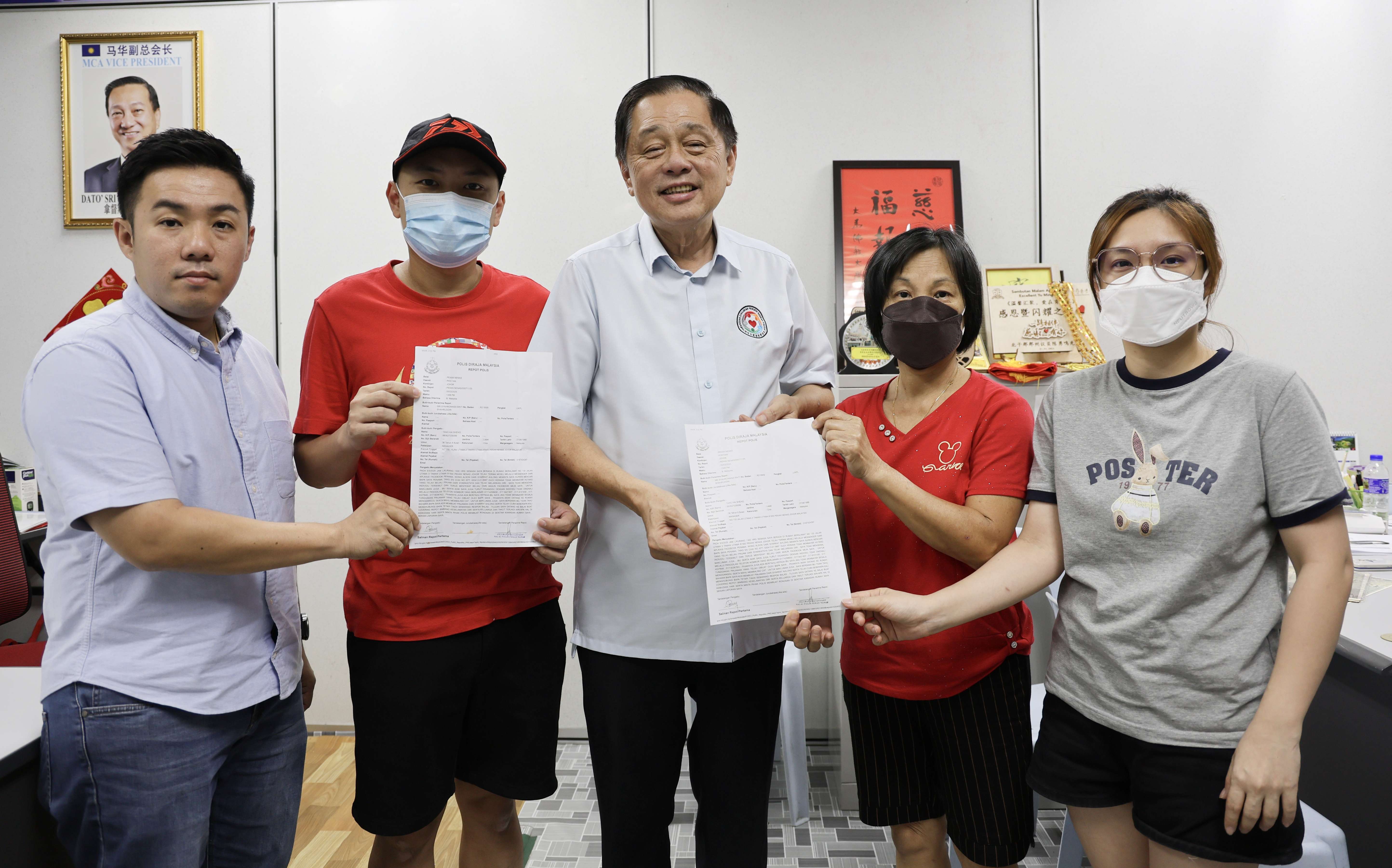 小贩借贷赌博   家人断绝关系