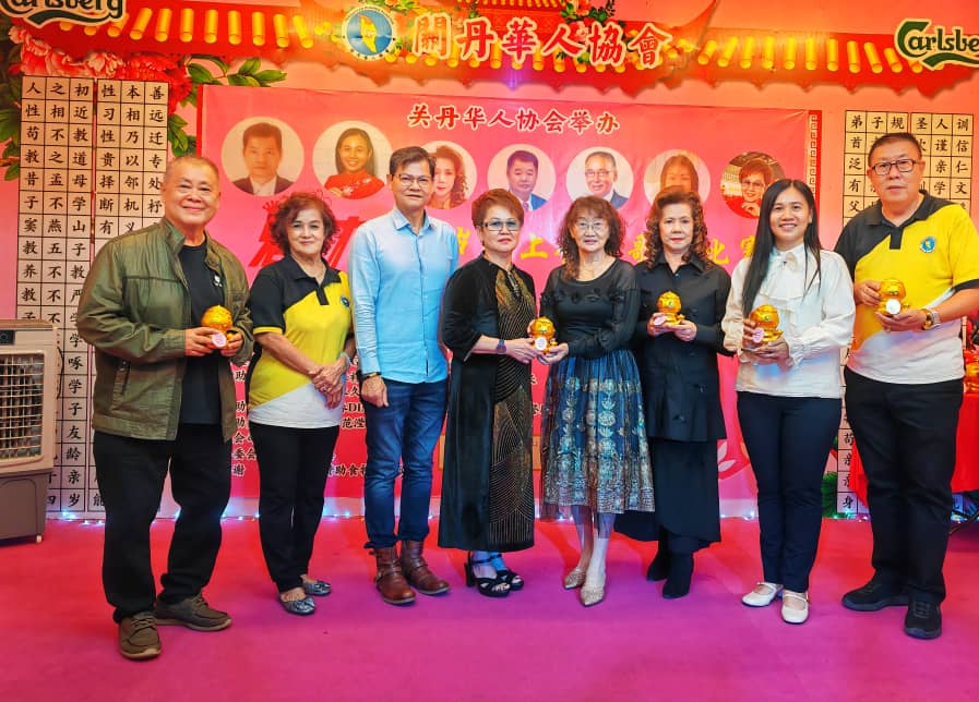 郑春子吁政府关注需求 支持女性创业与发展