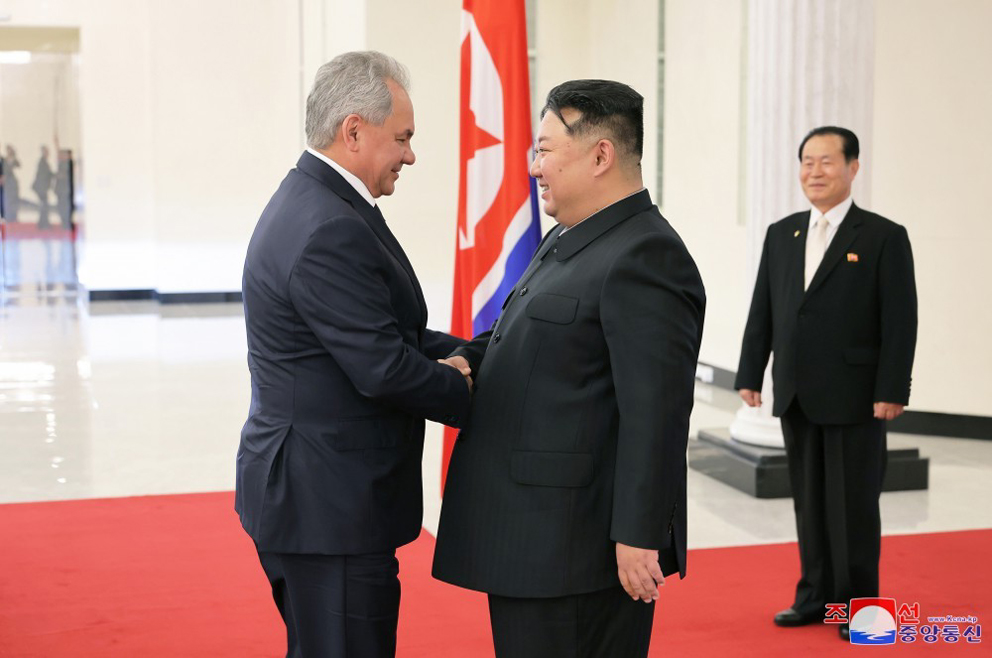 金正恩会见绍伊古 支持俄维护主权斗争