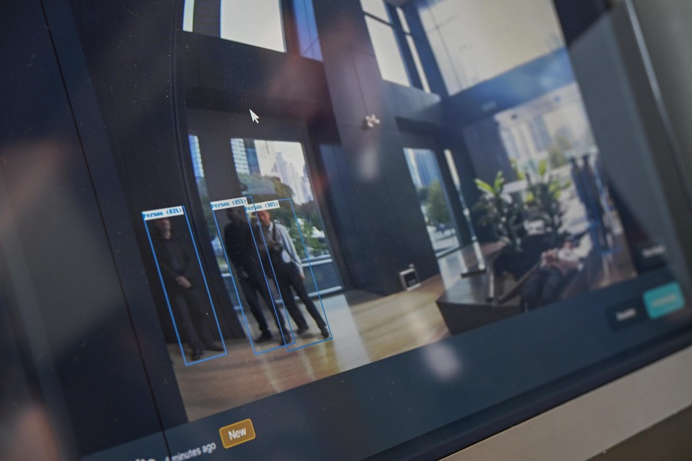 大马AI保安机器人上岗