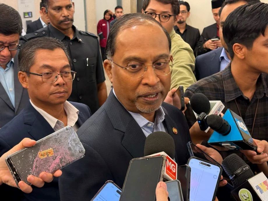 恢复欠PTPTN禁出国 占比里:政府仍在评估中