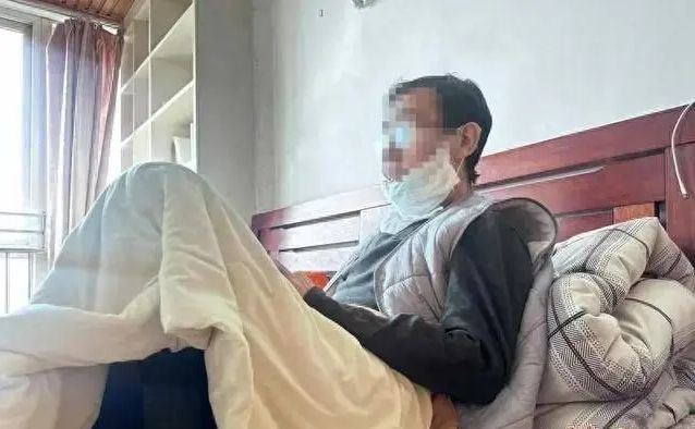 男子买26万中药治癌 吃了5个月后半张脸没了