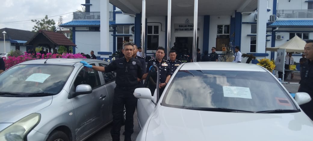 警方充公两辆轿车