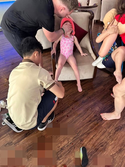 受困曼谷高楼泳池