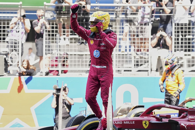 F1中国冲刺赛法拉利首冠 汉密尔顿:珍惜每一刻