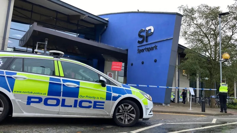 举重一半不慎滑倒 英大学生遭杠铃砸死