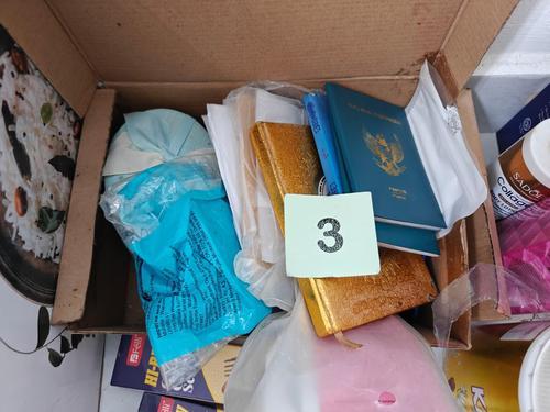 移民局 官员 外籍人士 护照