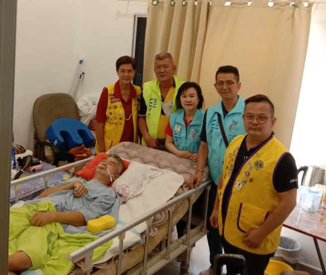 文冬4兄弟  3中风中1人洗肾待援