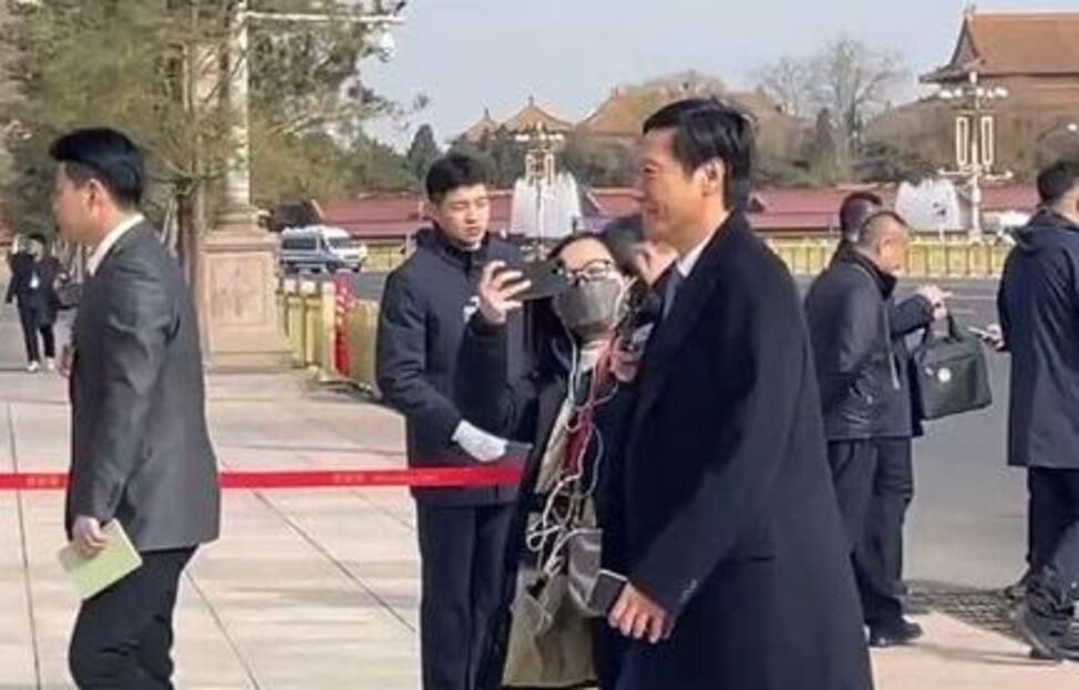 雷军提AI电动车5建议 张雨霏徐枫灿成“娇点”