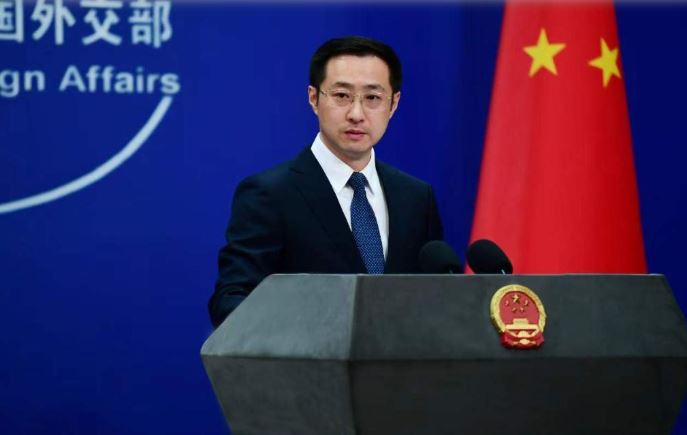 特朗普对中国船征收港口费 中国外交部:损人不利己