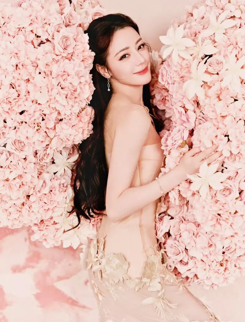 疯传获周星驰钦点 迪丽热巴变星女郎?