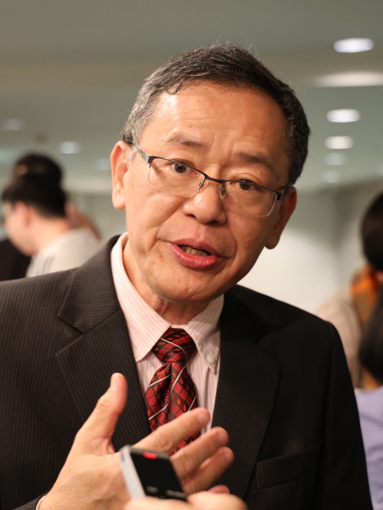 思特雅大学音乐学院院长及科学院院士方廷华