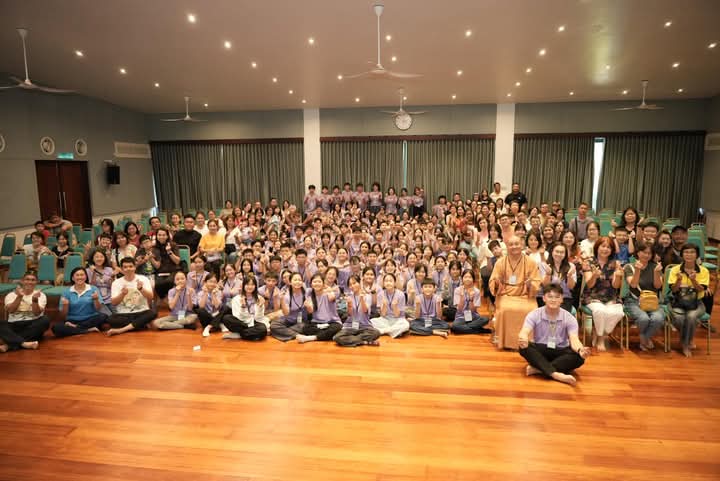 体验“断手机”修行  80青少年参加《我的心心念念》佛学营
