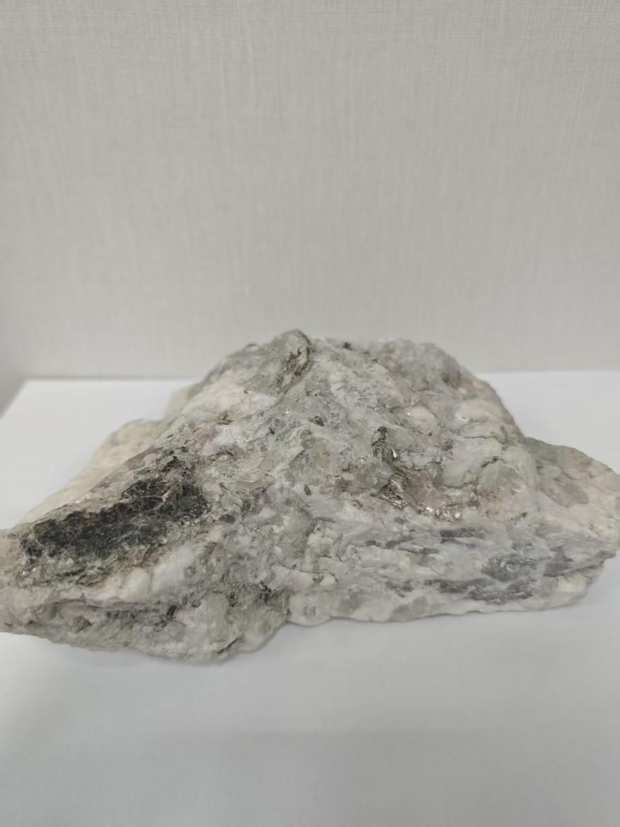中国发现新矿种高纯石英矿 降低对进口依赖