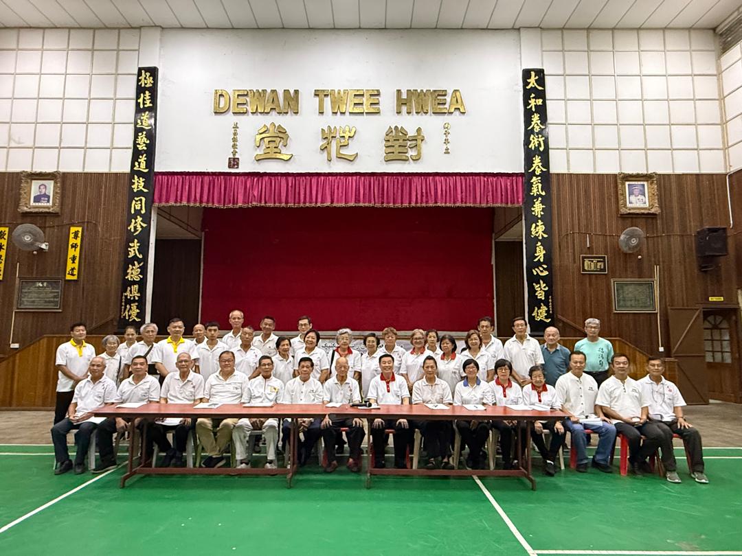 叶贻章：自练自调自疗自强”教学法有效益