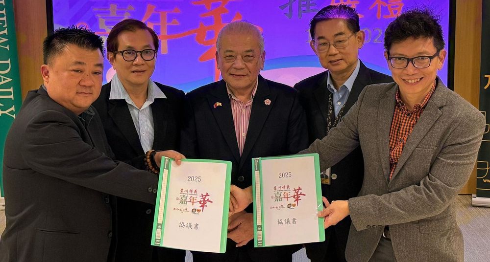 吴添泉勉励《星洲》同仁 风雨过后迎绚丽彩虹