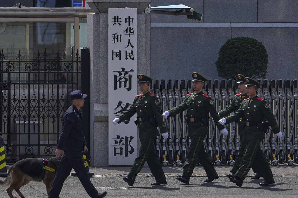 中国对抗特朗普关税 北京官员被要求取消休假
