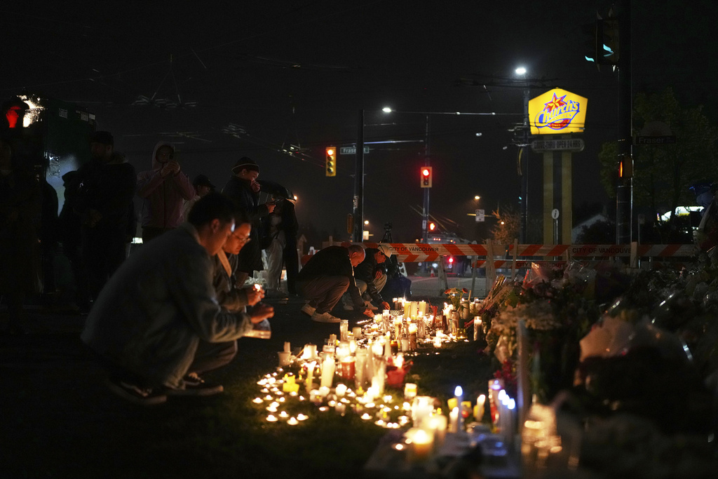 温哥华汽车冲撞一家四口3死 儿子因做功课逃过死劫