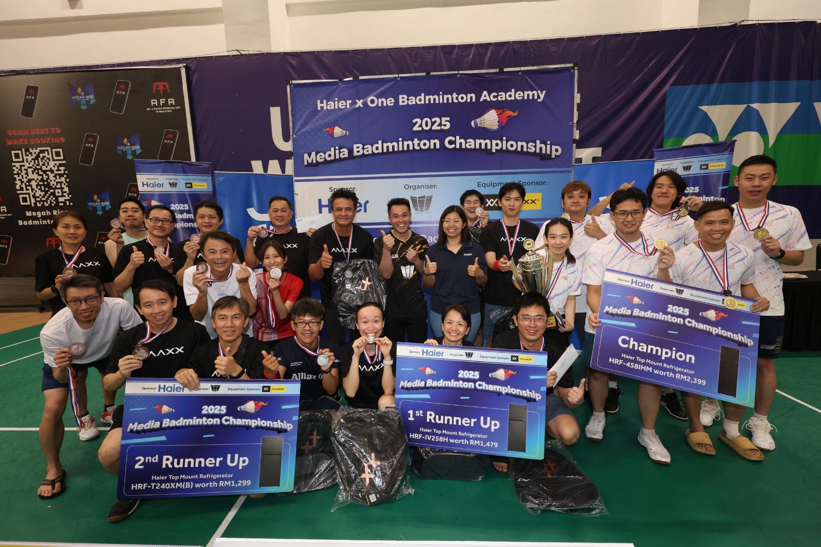 海尔one badminton媒体羽球团体赛 新兴电器队夺冠
