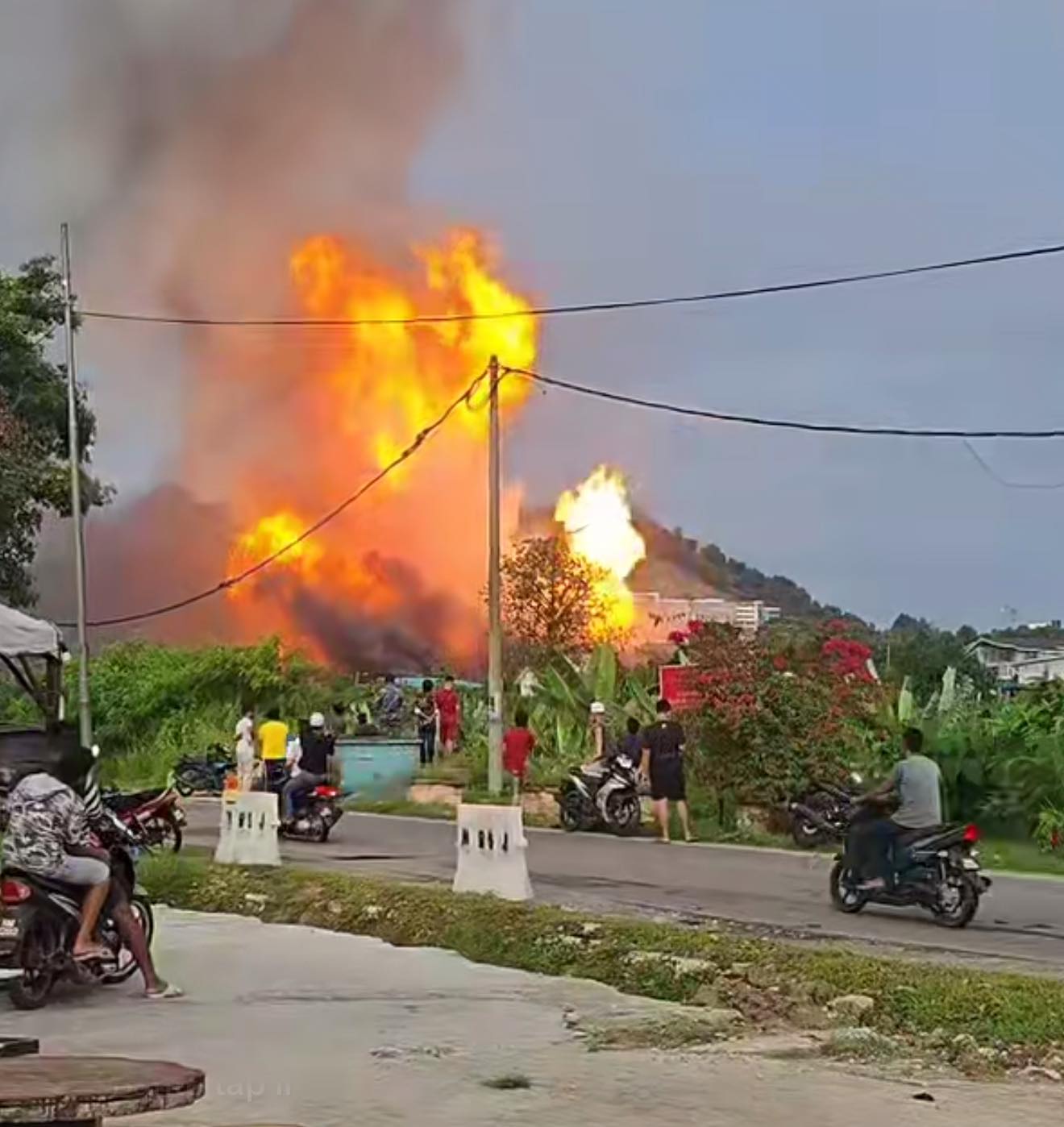 雪州布特拉高原油站爆炸