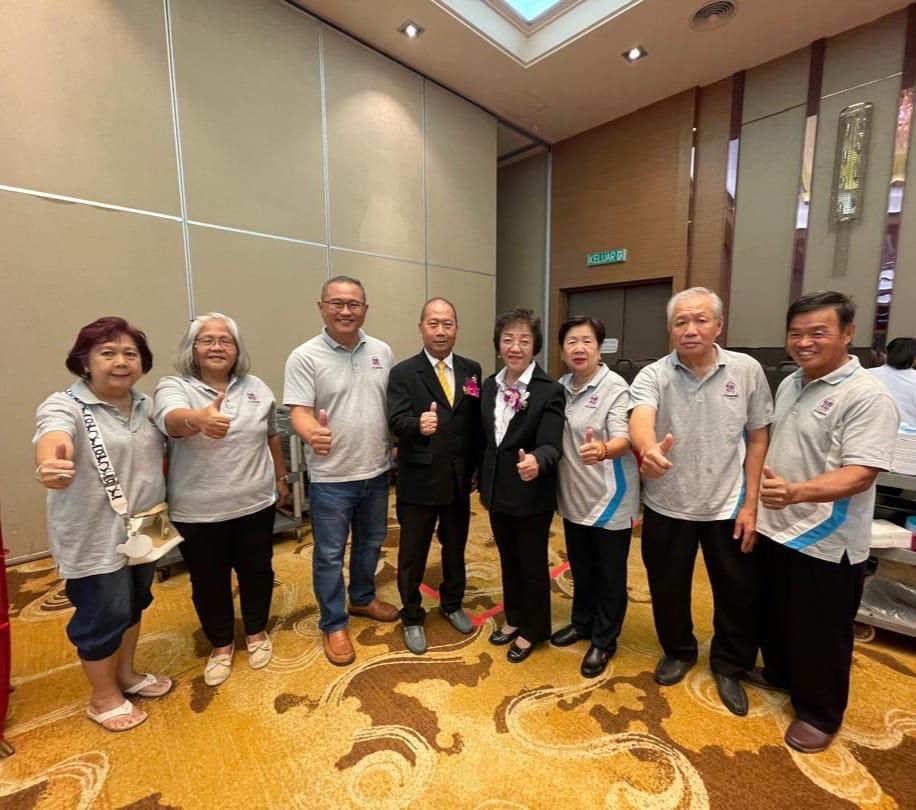 挽紫昇阁代表出席关丹德教会双喜晚宴