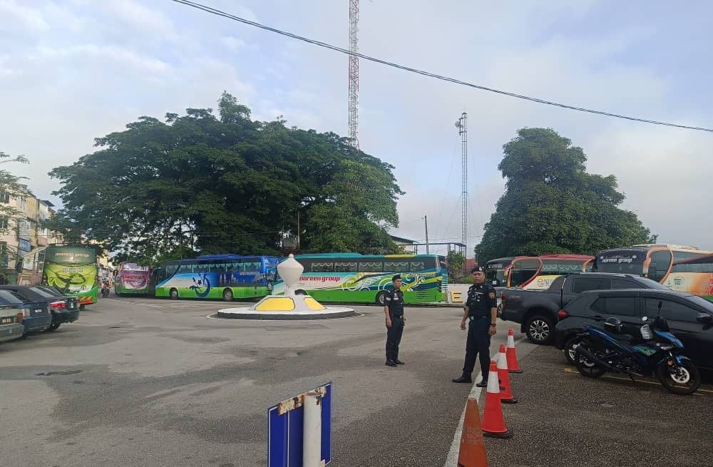 东方人民快车车厢脱轨