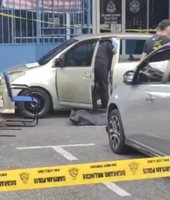 中枪倒卧车内