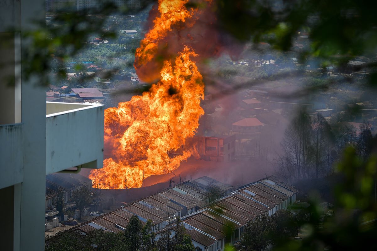 油站地下气管爆炸