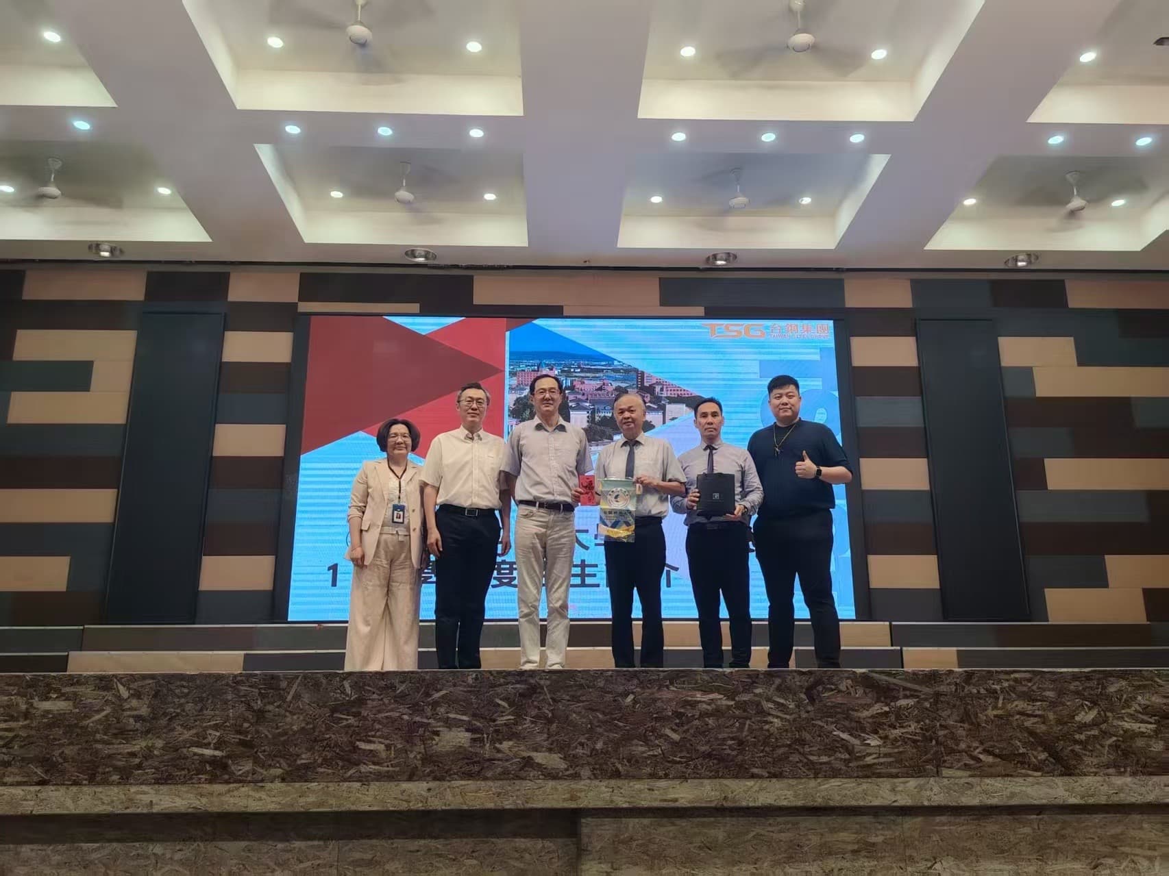 安顺三民独中获台钢科技大学领导亲临 为学子提供升学资讯