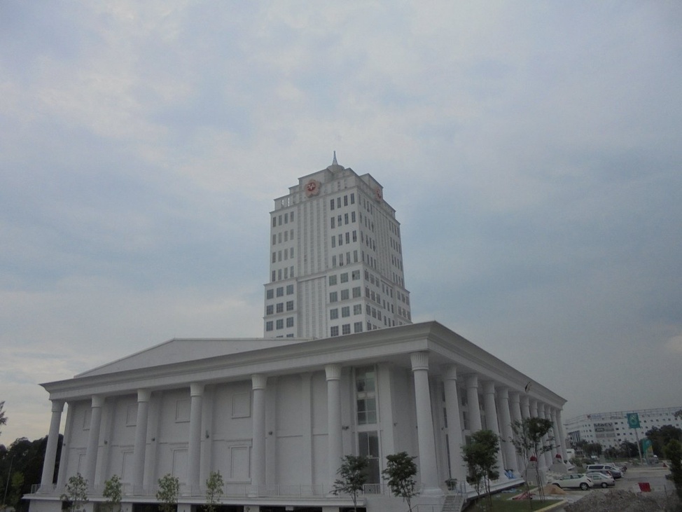 州华堂反对“免选连任” 华总喊停特大