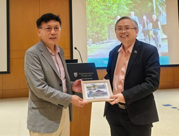 优大校长率团赴华 访高教学府洽合作