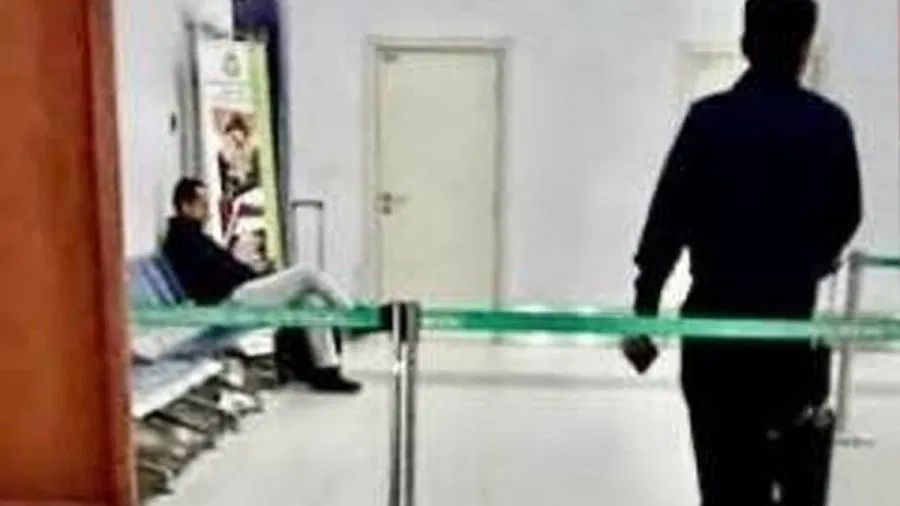 登嘉楼大臣被扣留