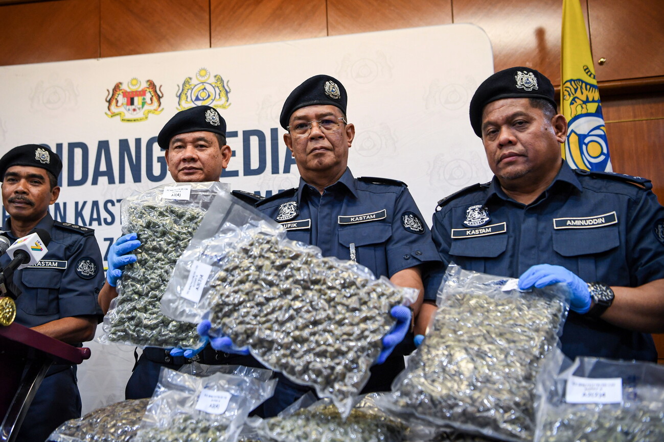 关税局:料市值逾356万 破36公斤大麻花走私